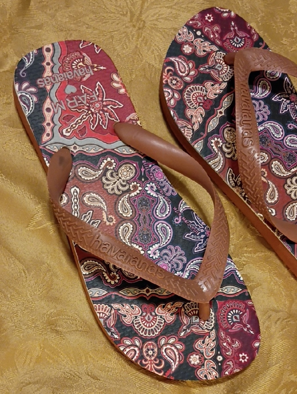 Havaianas FARM Women's Size 7/8 Brown Paisley Flip Flops